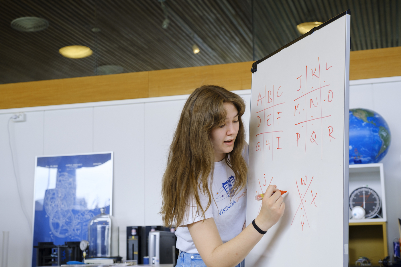 Nanna Kristjánsdóttir að störfum í Vísindasmiðju Háskóla Íslands