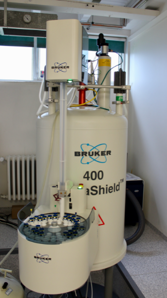 Bruker Avance 400 NMR